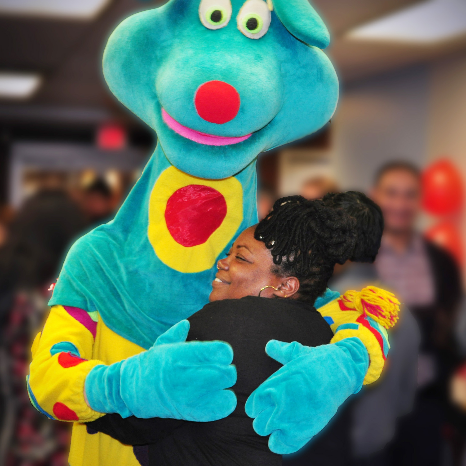 01_hero Employee and Polkaroo